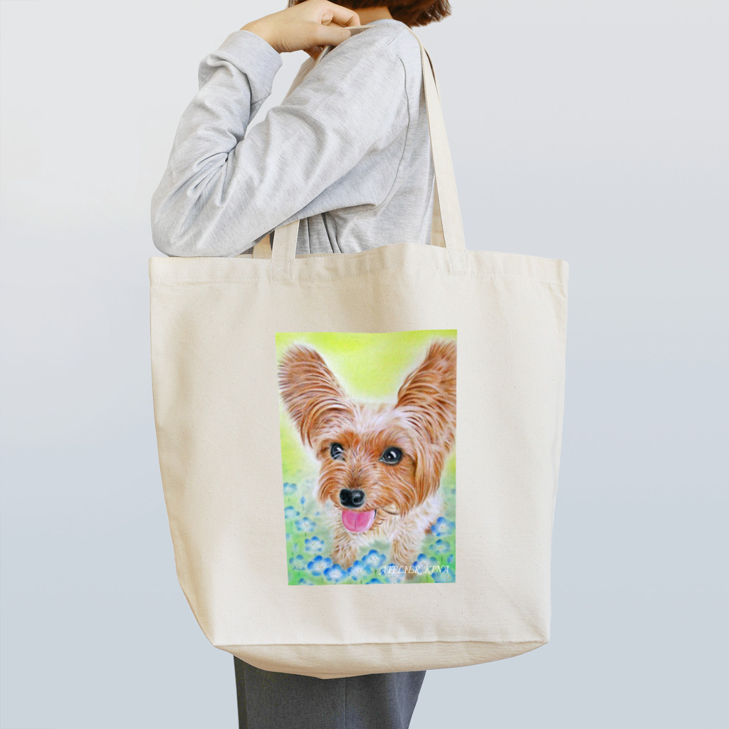 ATELIER KINAの「ねぇ！遊ぼ♪」―ティンクチャンとネモフィラ畑 Tote Bag