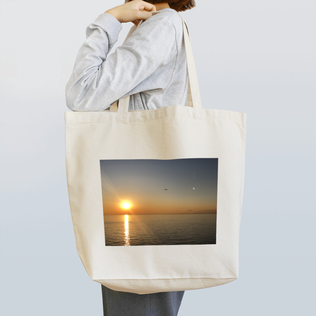 甲羅干しの夕陽の海 トートバッグ