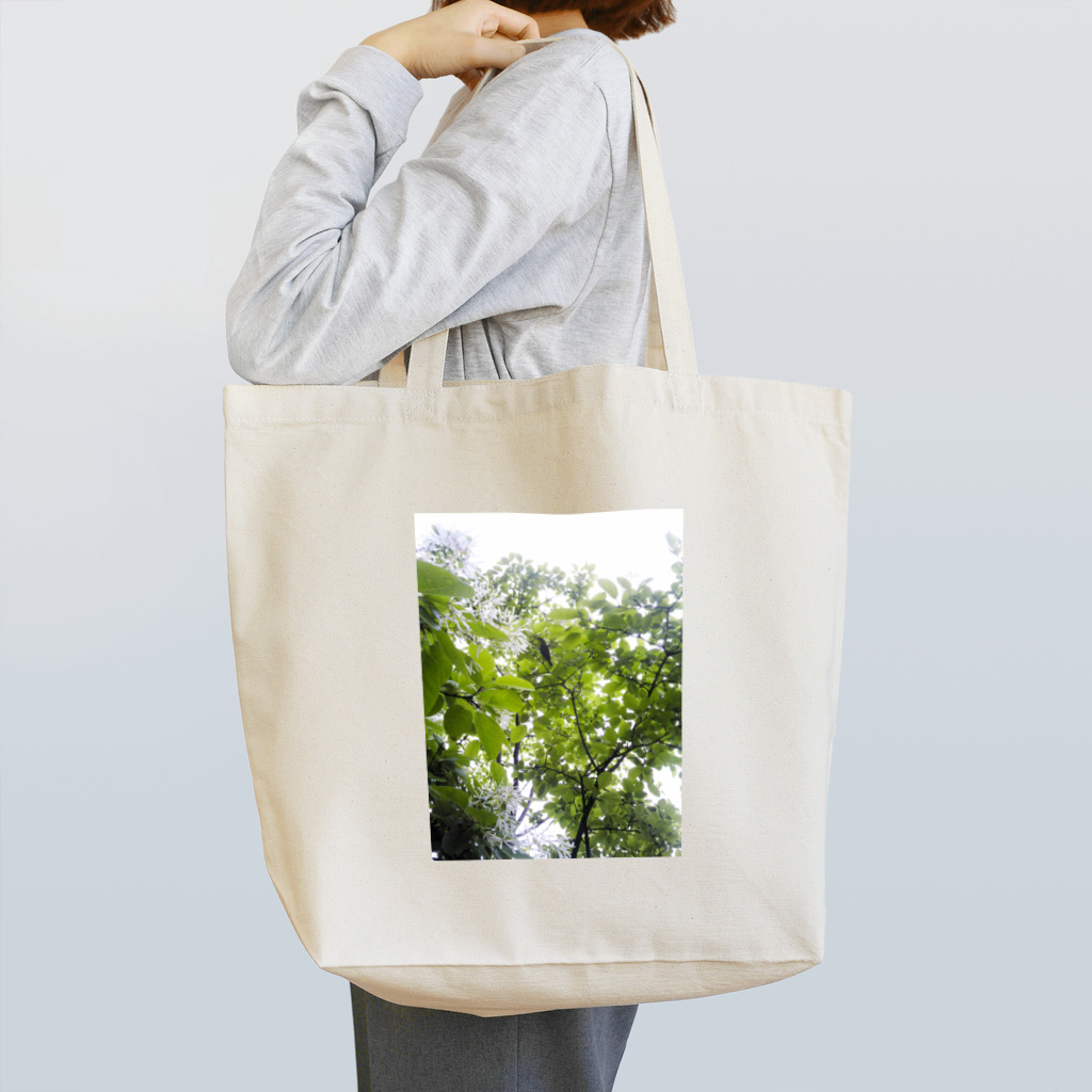 su-suのヒトツバタゴとメジロ Tote Bag