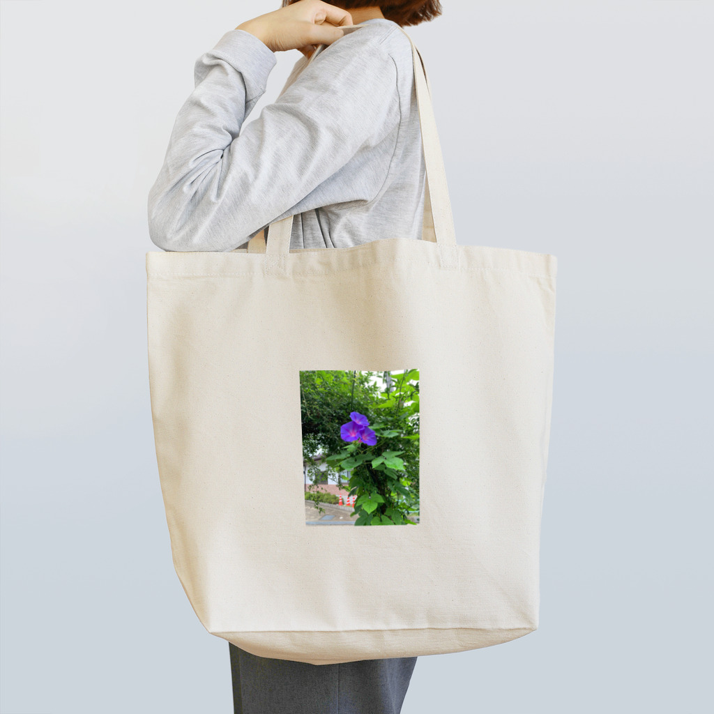 七色花面の真夏が朝を彩る青紫 Tote Bag