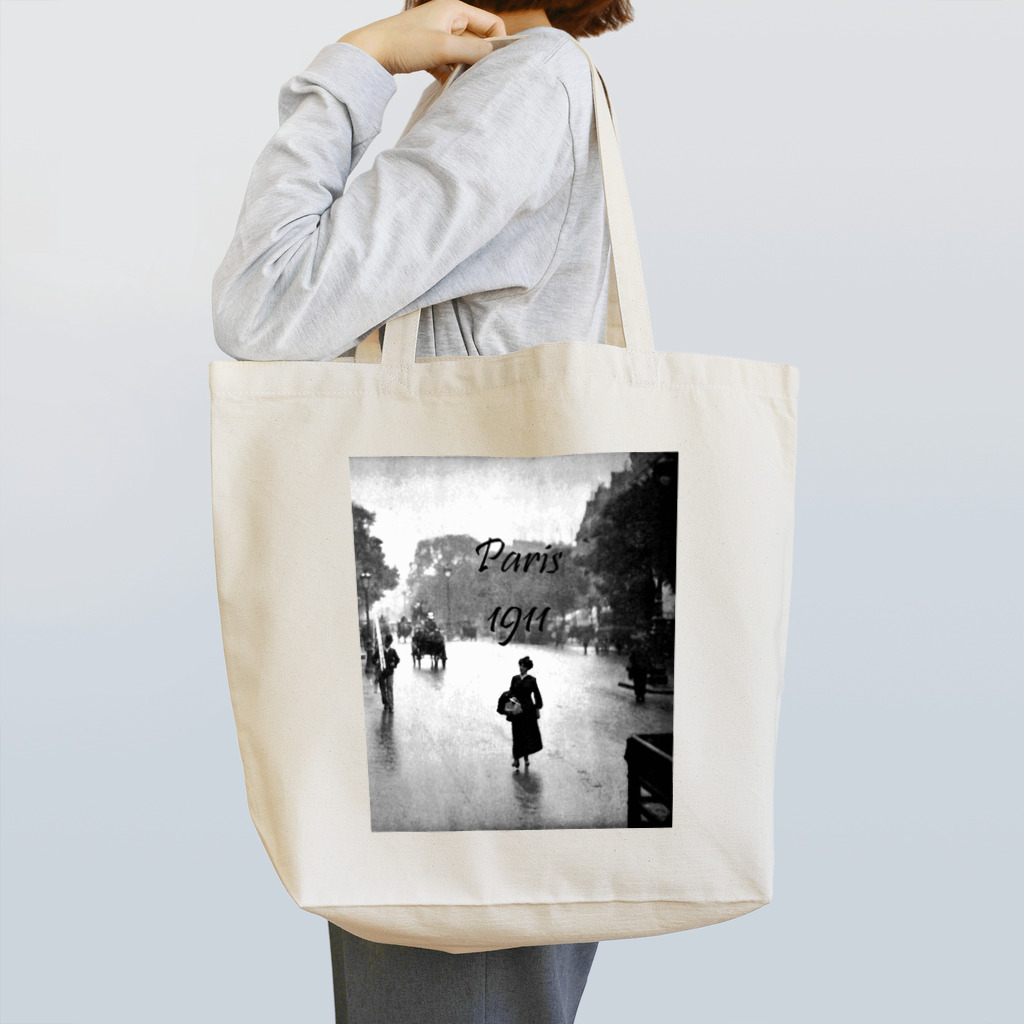 その物語を忘れない。のParis, 1911 Tote Bag