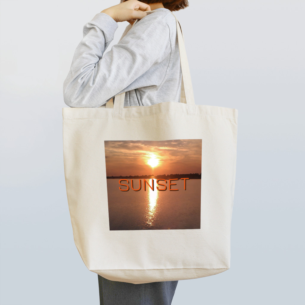 フォーヴァのS​U​N​S​E​T  Tote Bag