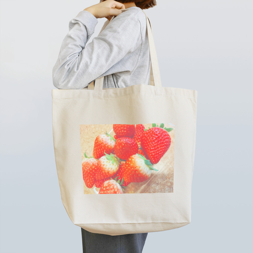 Muguet（ミュゲ）のstrawberry Tote Bag