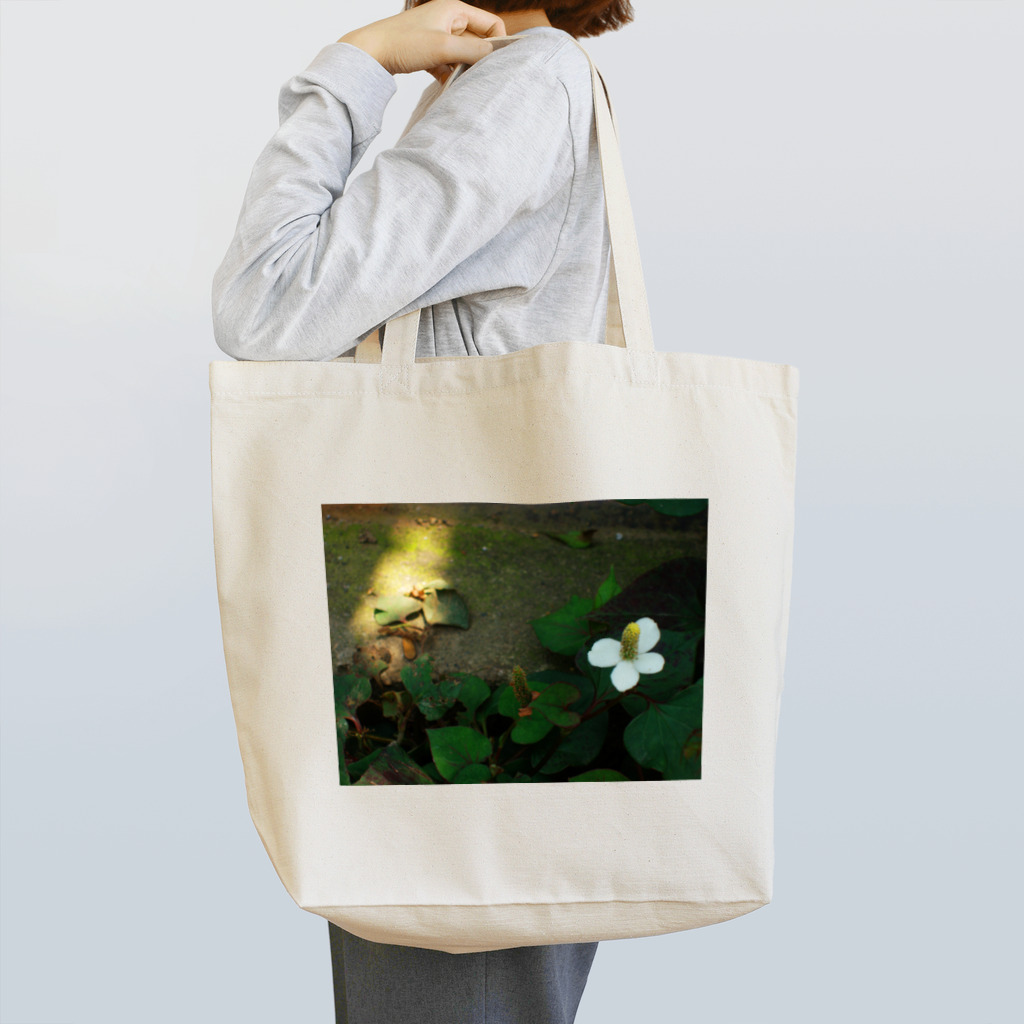 hiroki-naraのどくだみ　DATA_P_122 Tote Bag