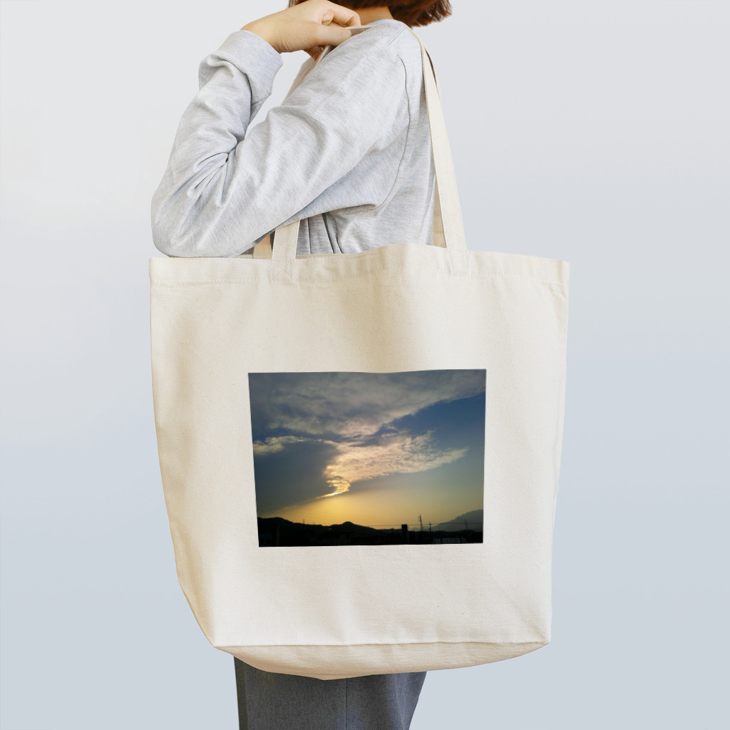 ぴょるの店のdragoncloud Tote Bag