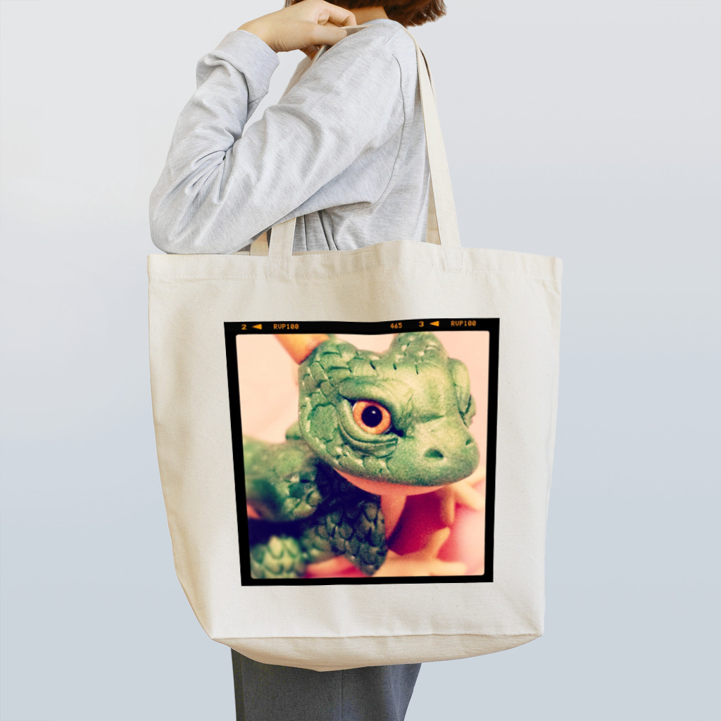 ねんどらんどSUZURI店のベビードラゴン(大) Tote Bag