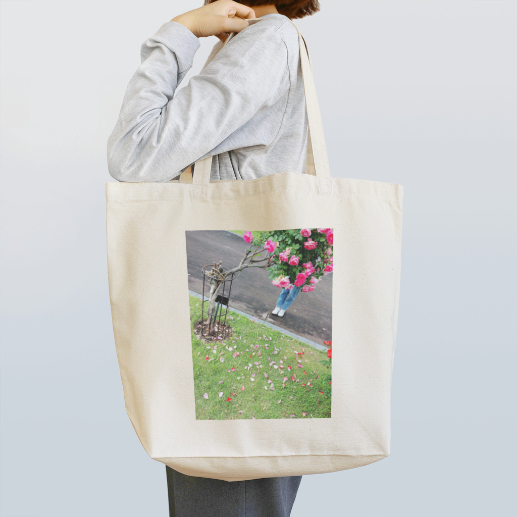 い〜さんとこにおいで屋さんのFlower head Tote Bag