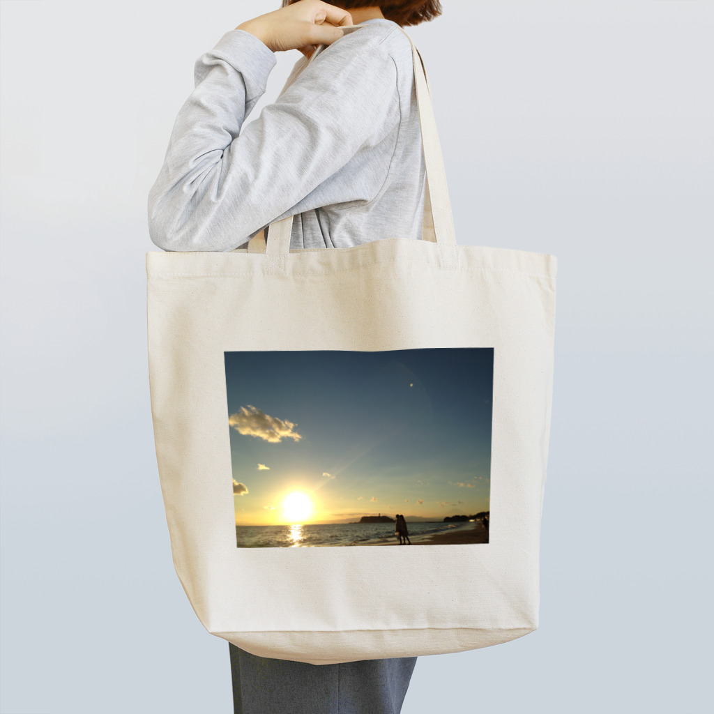 NAKAGAWA Tの江ノ島沖に沈む夕日 Tote Bag