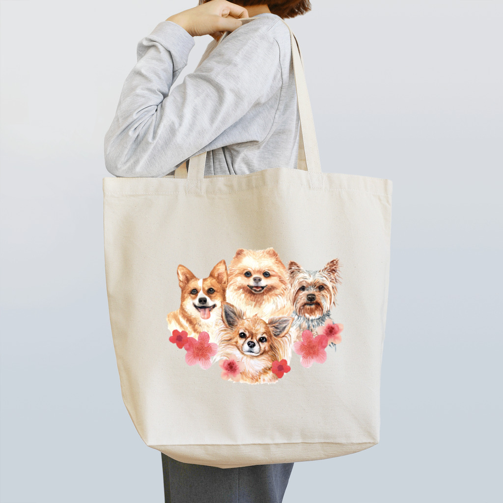 SANKAKU DESIGN STOREのお花の似合う小さい犬たち。 トートバッグ