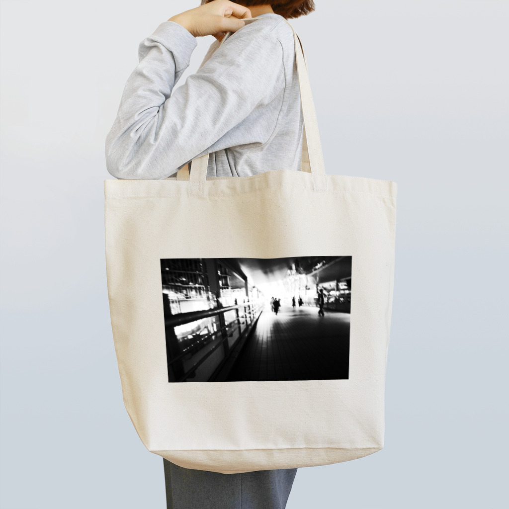 トメモムの写真置き場の歩道橋 Tote Bag