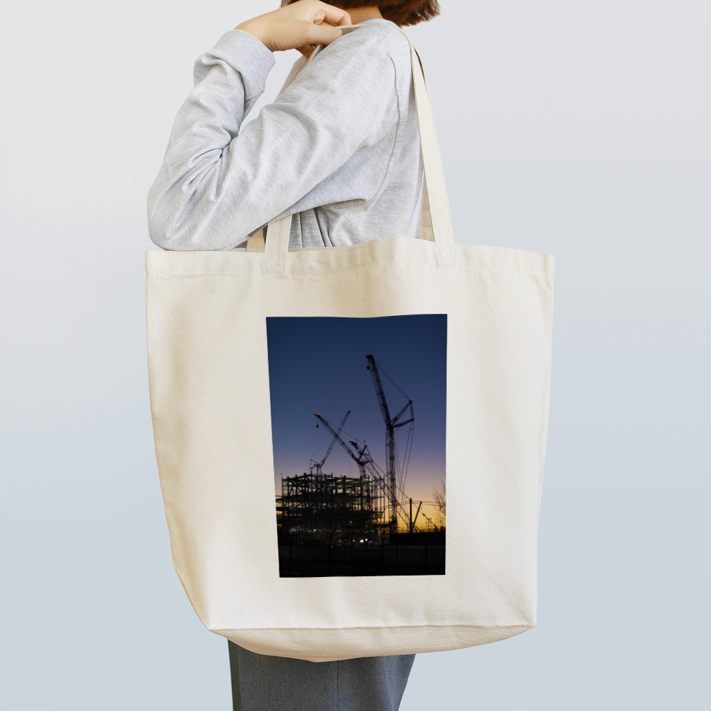 simoneの薄暮の建設現場 Tote Bag