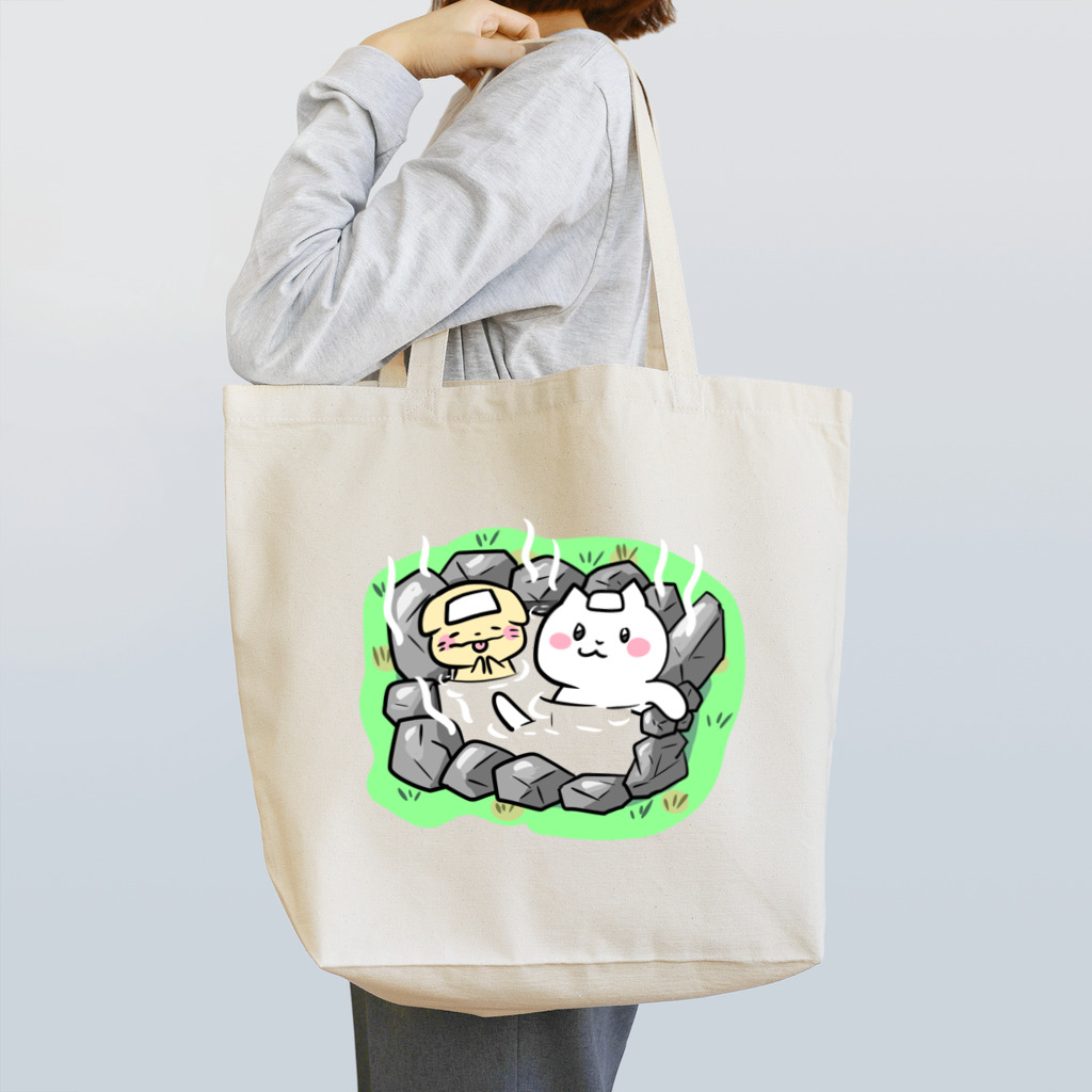 ももにゅのグラスに飲み物を注ぐと Tote Bag