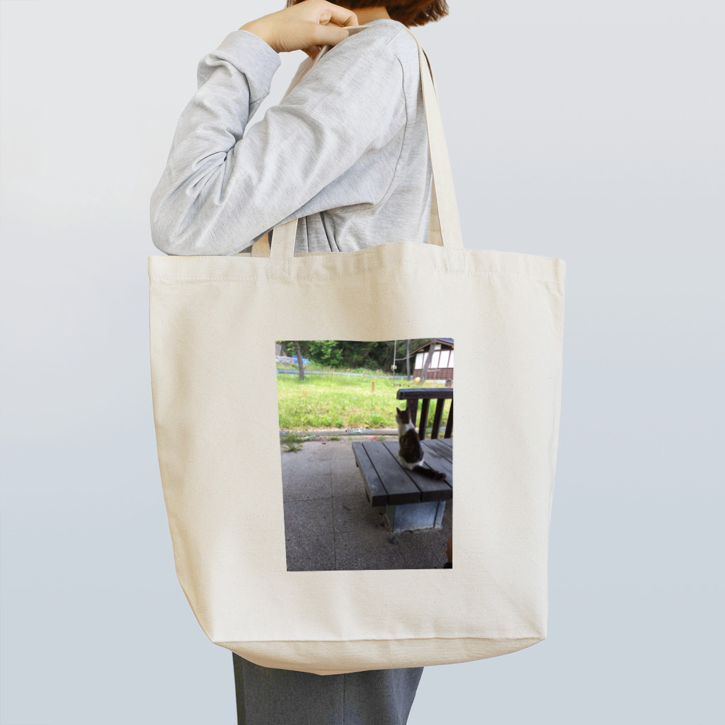 配達員だった(現:計画)の見ている猫 Tote Bag