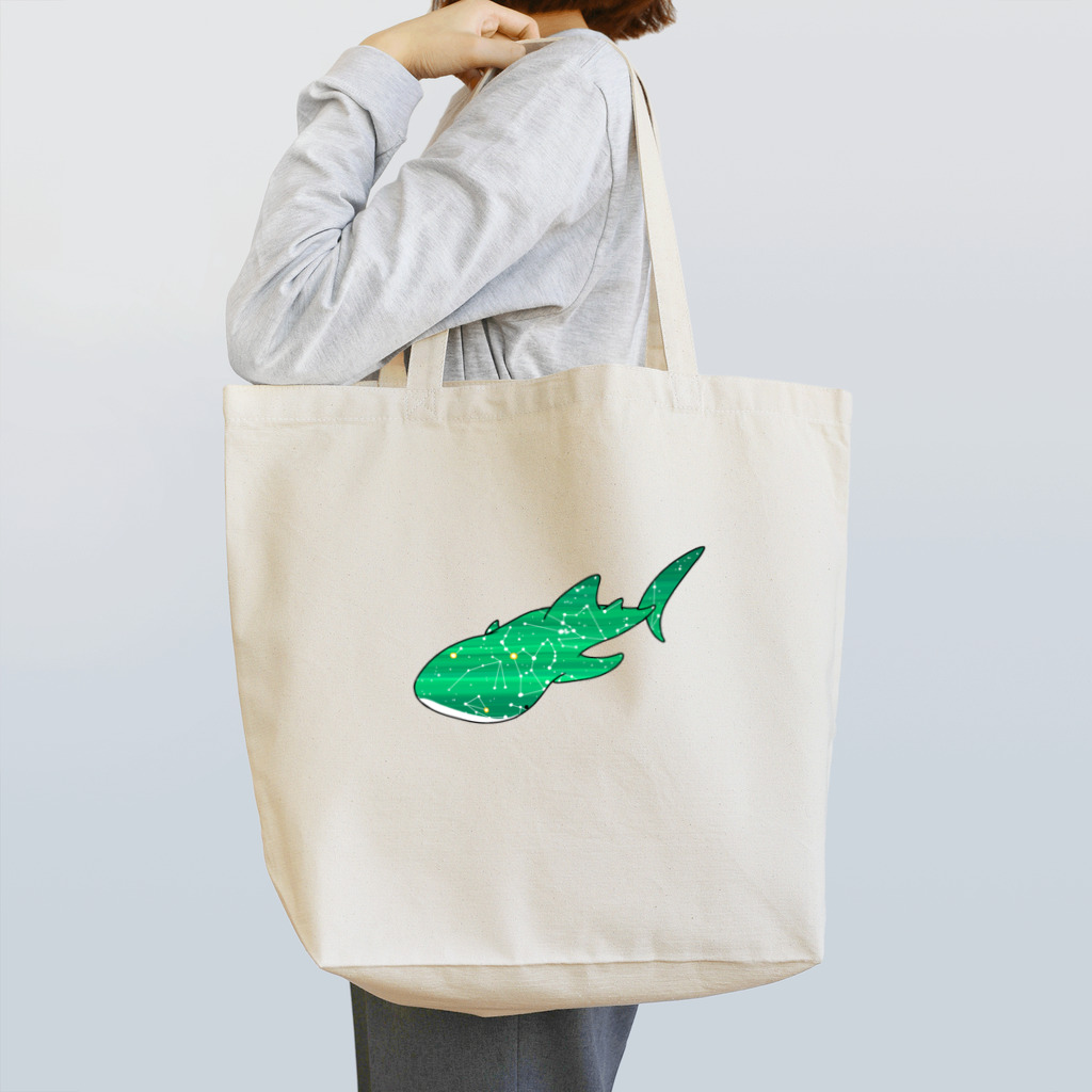 ふとんにおぼれるのジンベエザメ 冬の星座 緑 Tote Bag