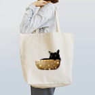 MKPoppp! shopのカゴの中の猫🐈‍⬛ Tote Bag