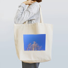 shizukusanの棚の晴れた日のメタセコイア Tote Bag