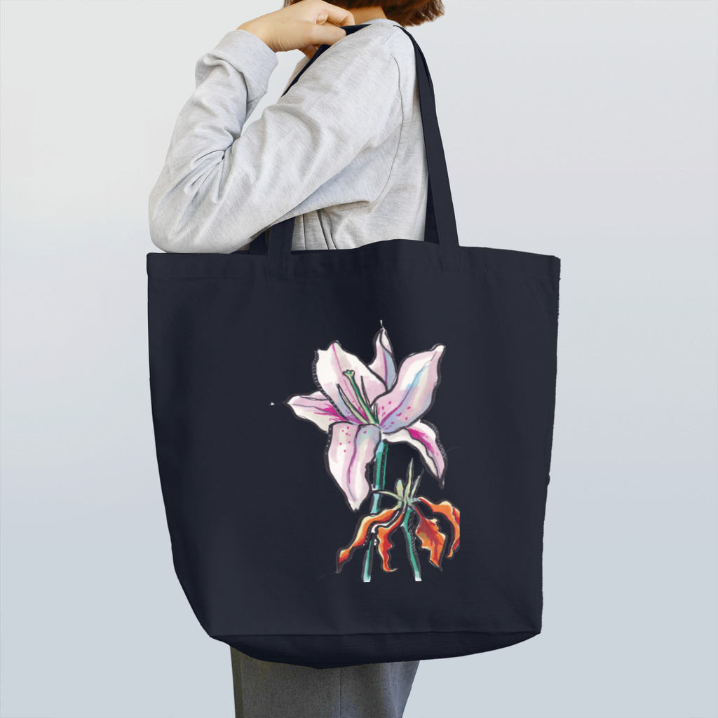 Benjamin TylerのLilies Tote Bag