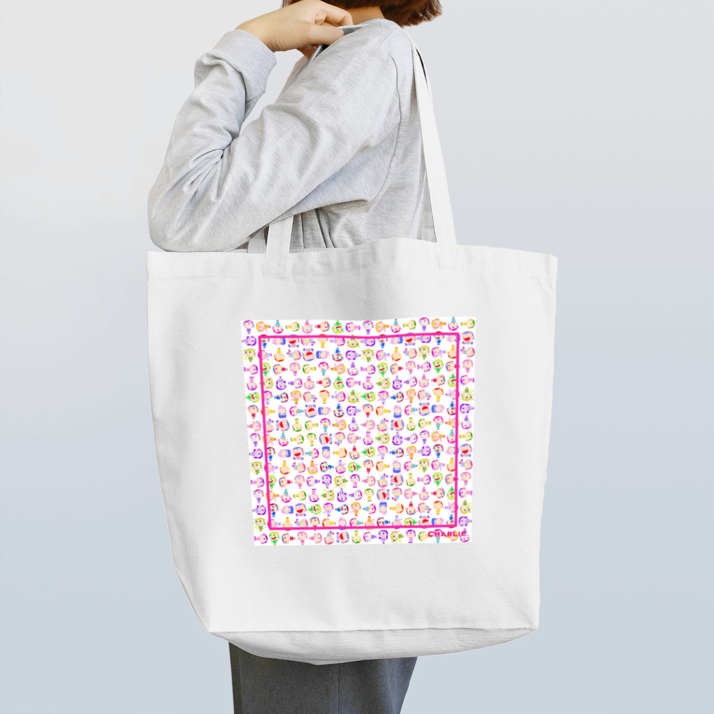 charlolのCharlieカラフル背景ホワイト Tote Bag