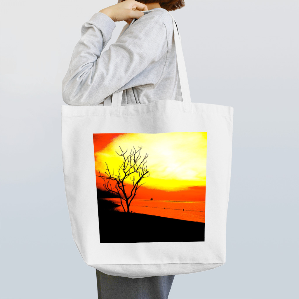 琴線工房の静かな朝が、綺麗に染まる。 Tote Bag