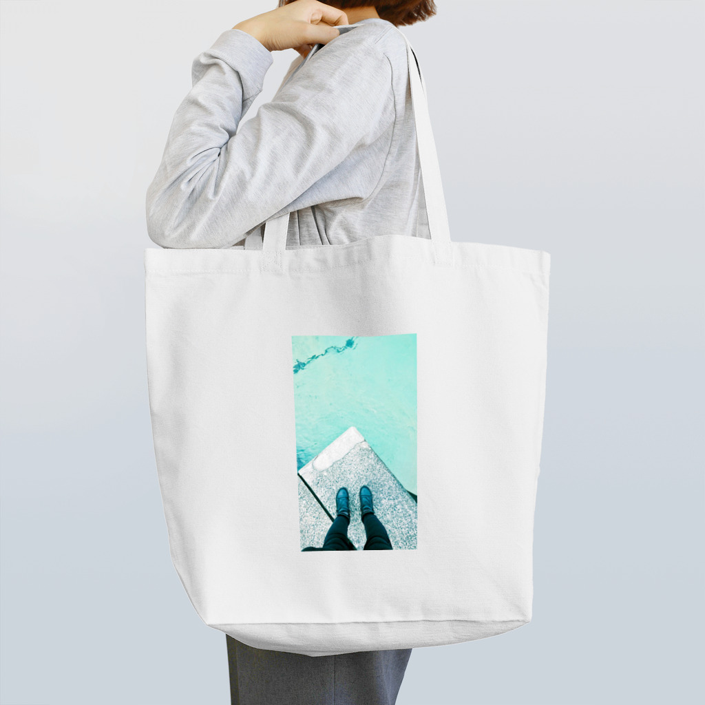 古春一生(Koharu Issey)の今日じゃない。 Tote Bag