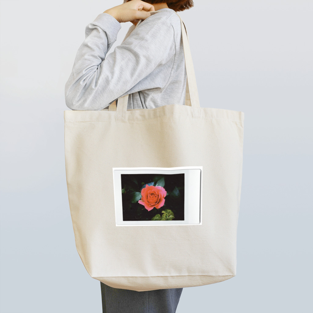 UNFAMILIAR PLACEのThe Polaroid Rose  Tote Bag