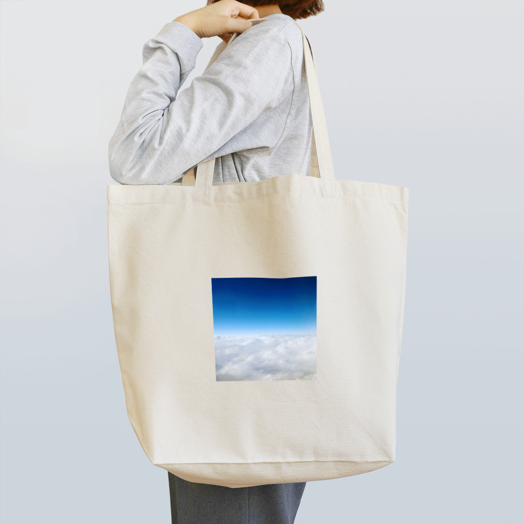 きいろ館の青空と雲 Tote Bag