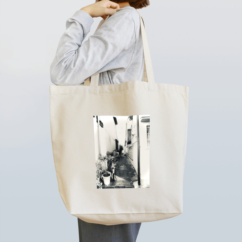 だいの路地裏モノクロ Tote Bag