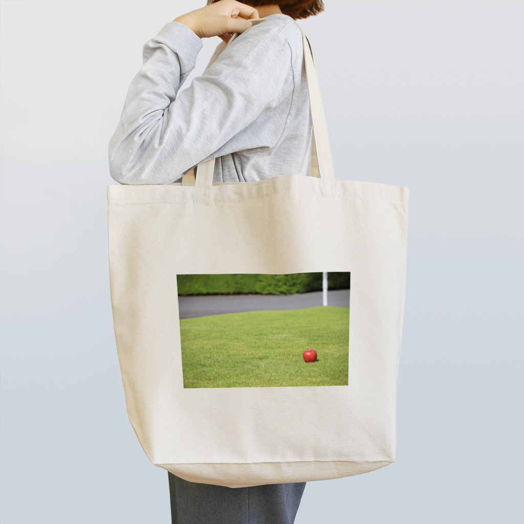 アラネモードのりんご逃避 Tote Bag