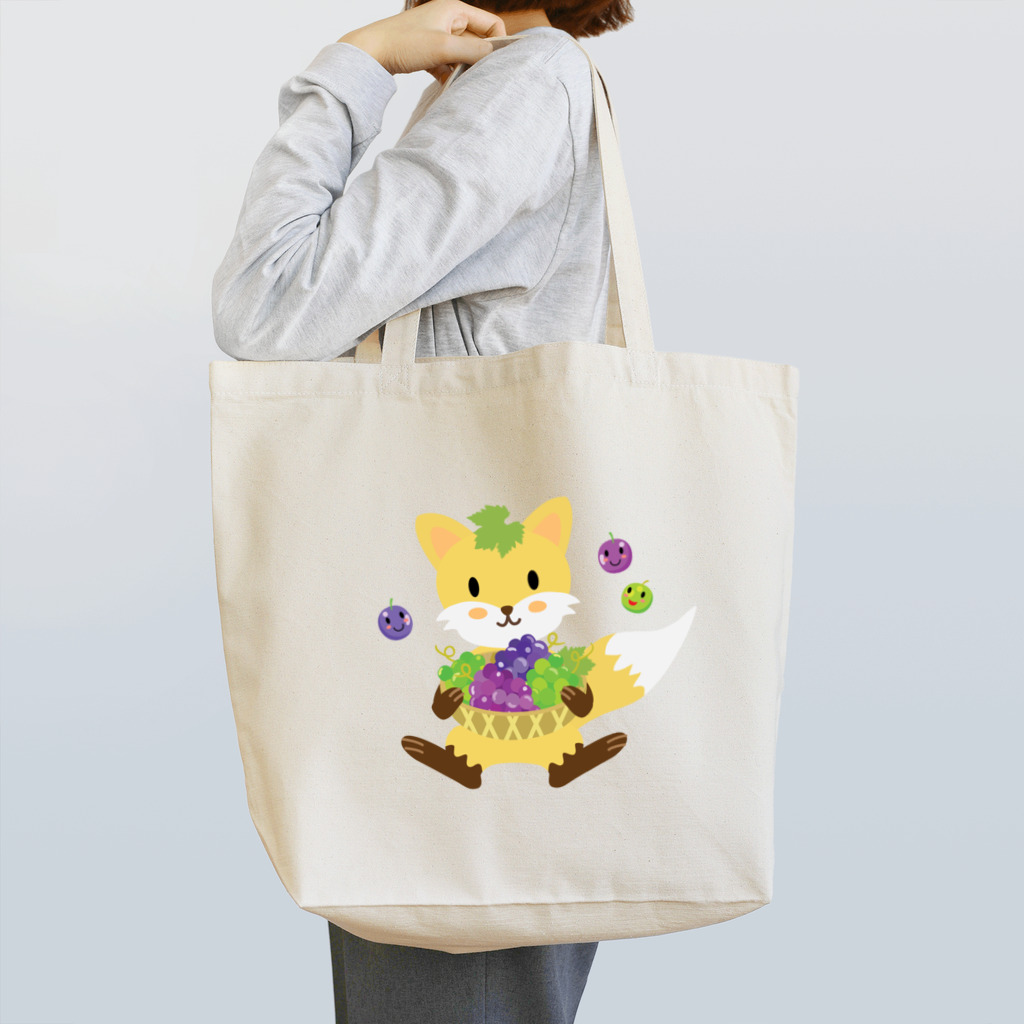 ばんぶーむーんのお店😺のかわいいキツネとブドウ Tote Bag