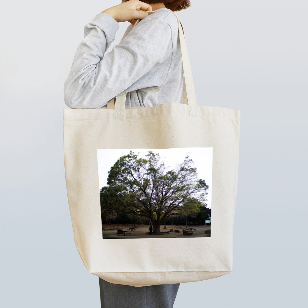 脳海の広葉樹 Tote Bag