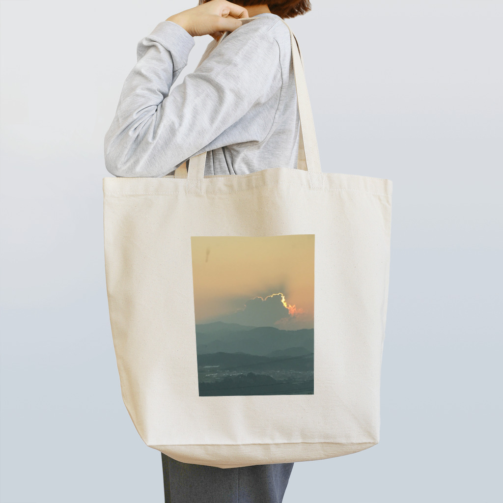 charmeの夕日がひょっこりはん Tote Bag