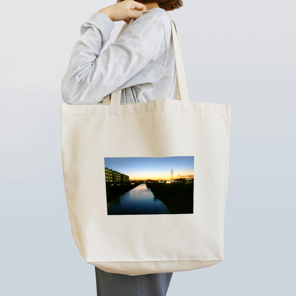 River Gardenの夜の手前 Tote Bag