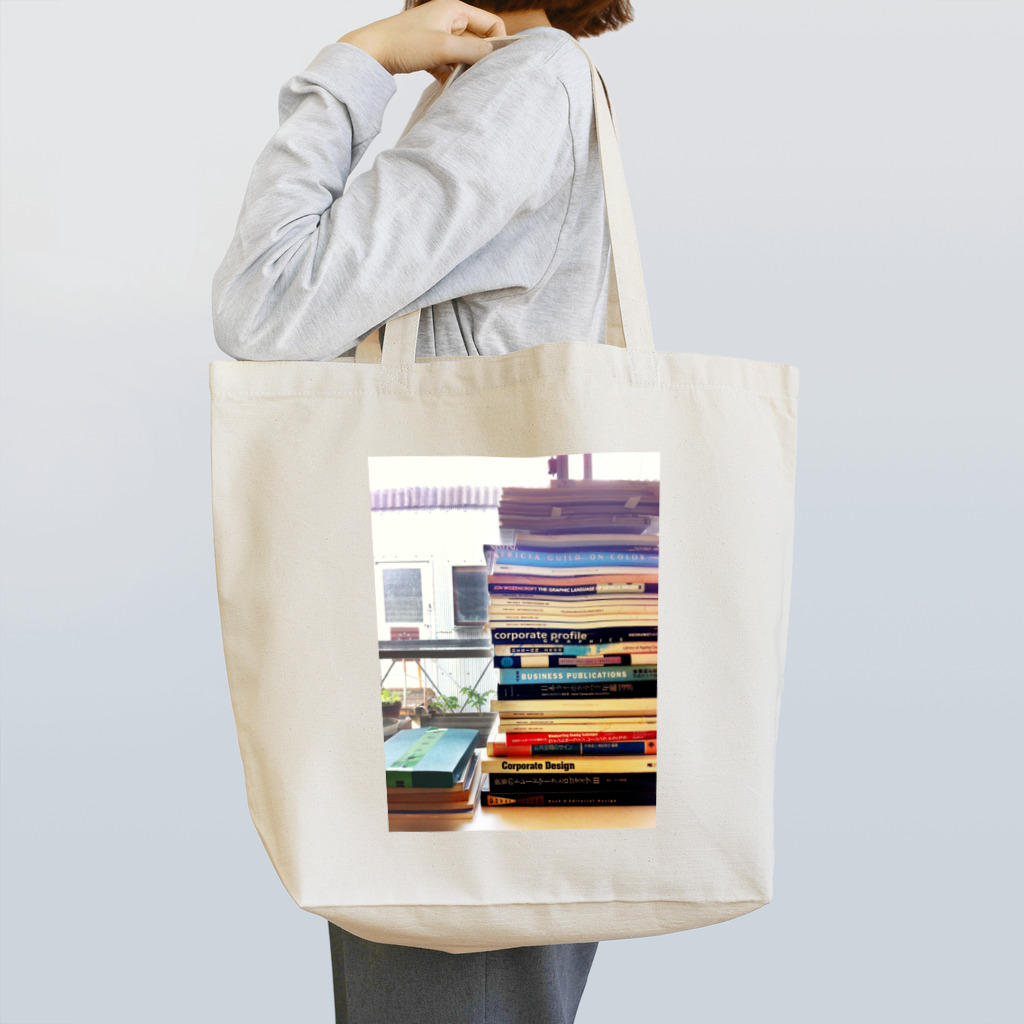 BOOKSHOP LOVERのbook tower Tote Bag