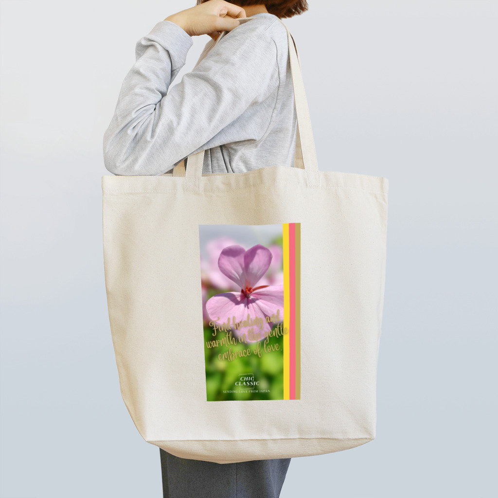 ChicClassic（しっくくらしっく）のお花・Find healing and warmth in the gentle embrace of love. トートバッグ