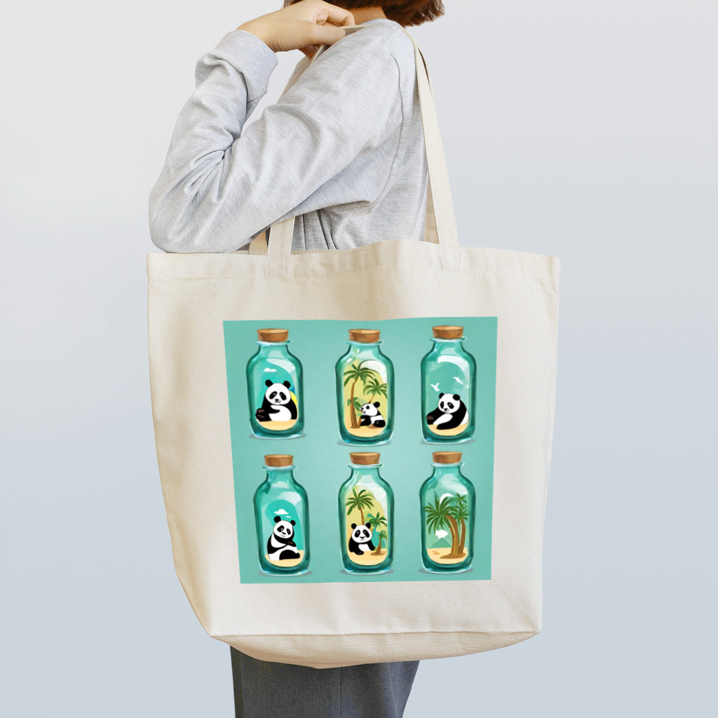 pandownloadのガラス瓶の中のヤシの木パンダ Tote Bag