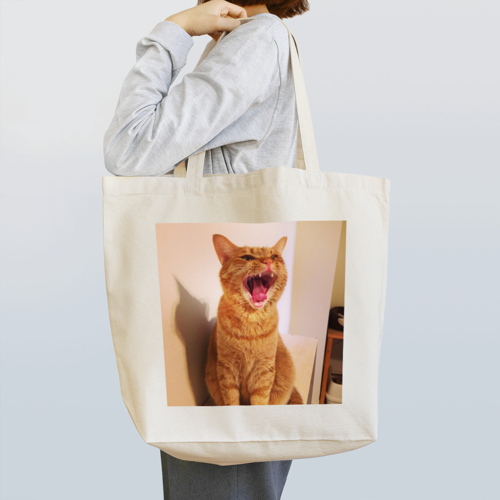 kojikaのあくびしている猫です Tote Bag