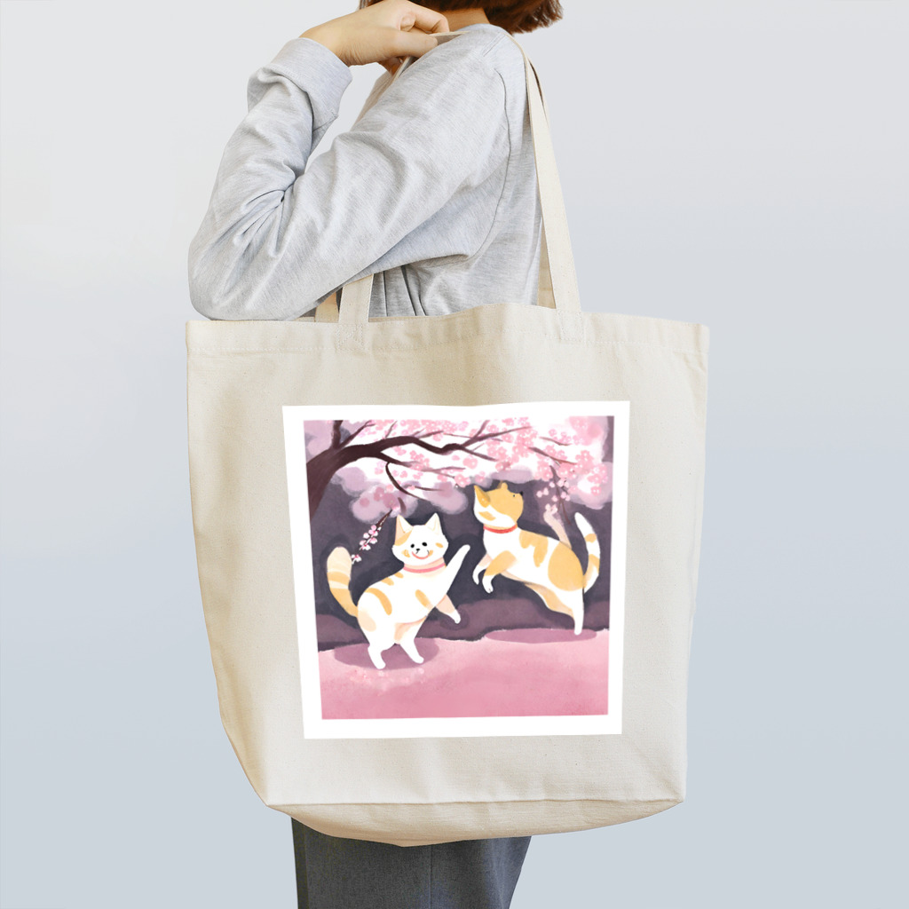 Shironekokuuの桜で遊ぶ犬と猫 Tote Bag