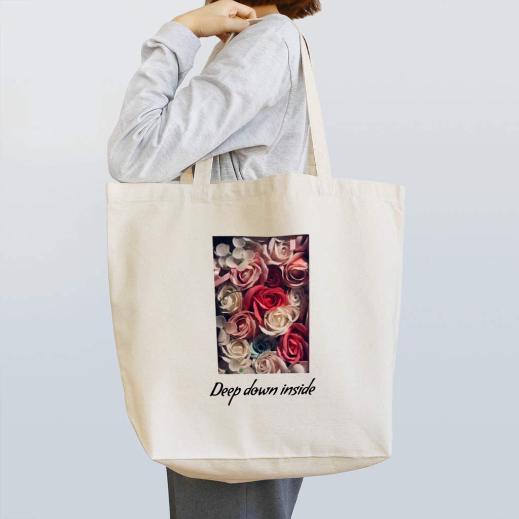 tpap04のDeep down inside Tote Bag