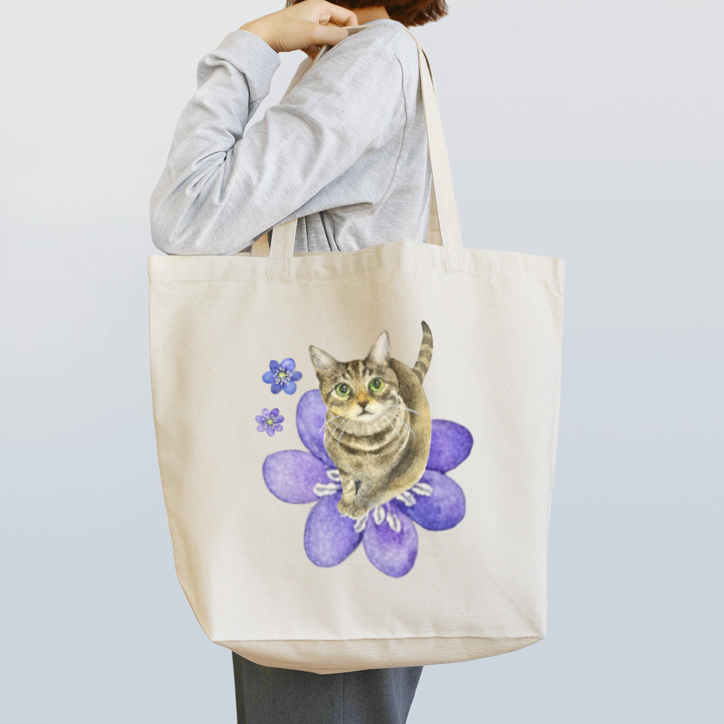 猫が好きすぎる絵描き　キジシマ ミキのキジトラくんミスミソウに乗る Tote Bag