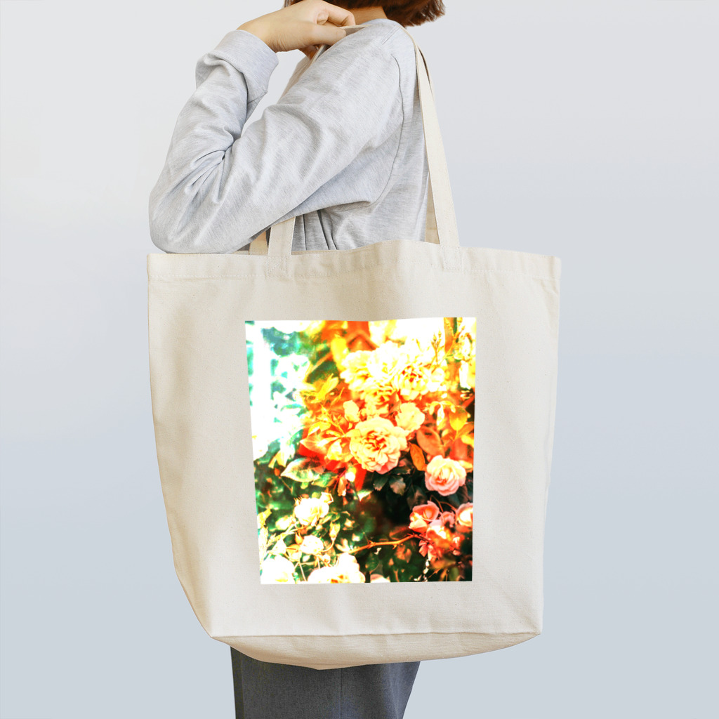 auroraのevening flower Tote Bag