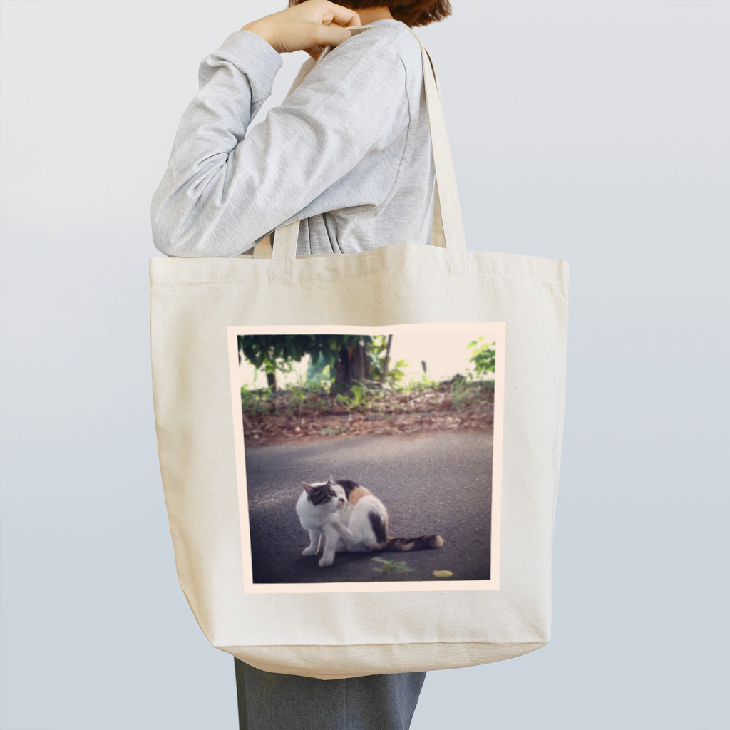 ねんどらんどSUZURI店のお目覚め猫ちゃん ミケさん Tote Bag