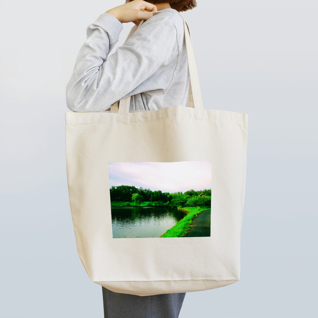 Una Villa Shopののどかな湖畔 Tote Bag