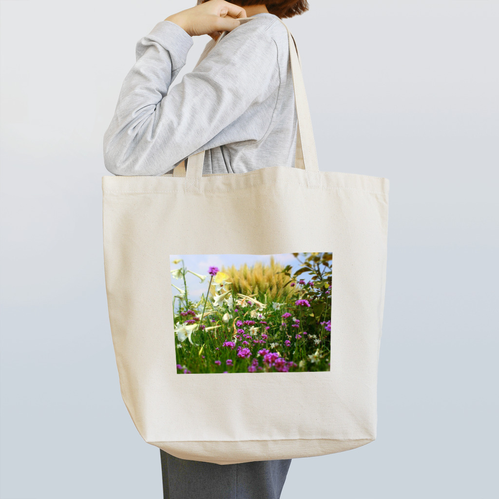 紅クラゲのパンパスグラス・ユリ１ Tote Bag