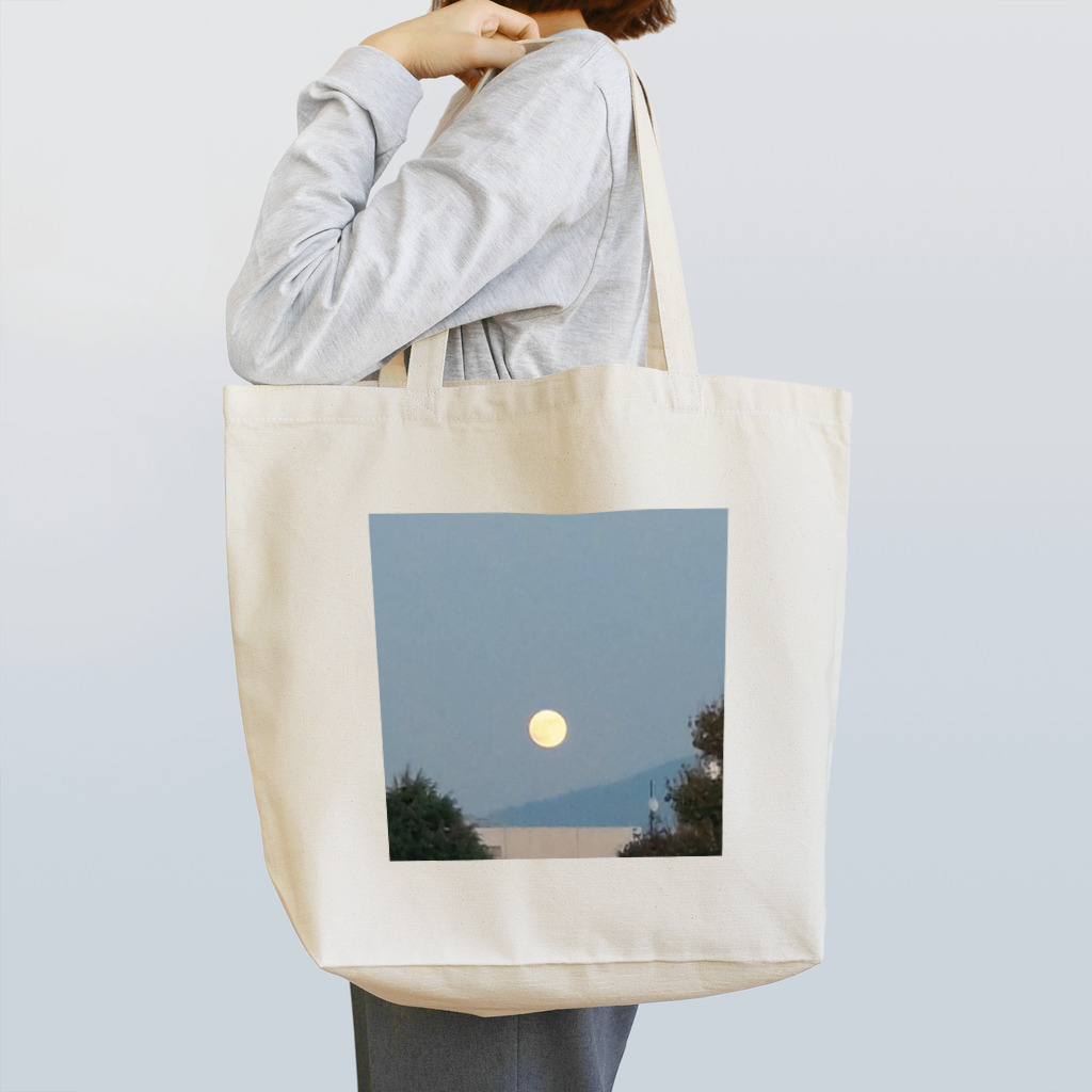 kaorita のmoon Tote Bag