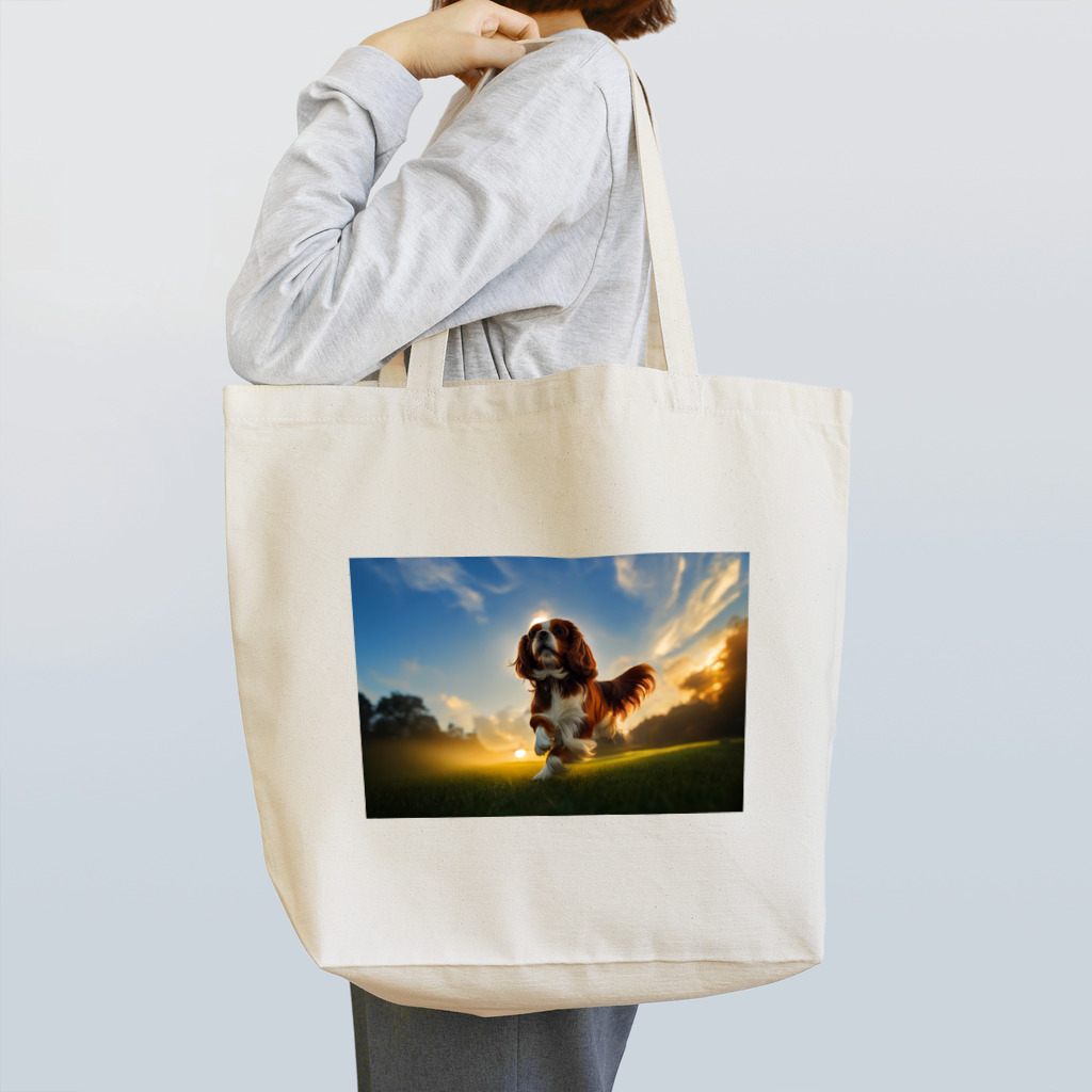 AIアート&ルビィ店@INFPの元気に芝生を駆けるキャバリアちゃん トートバッグ