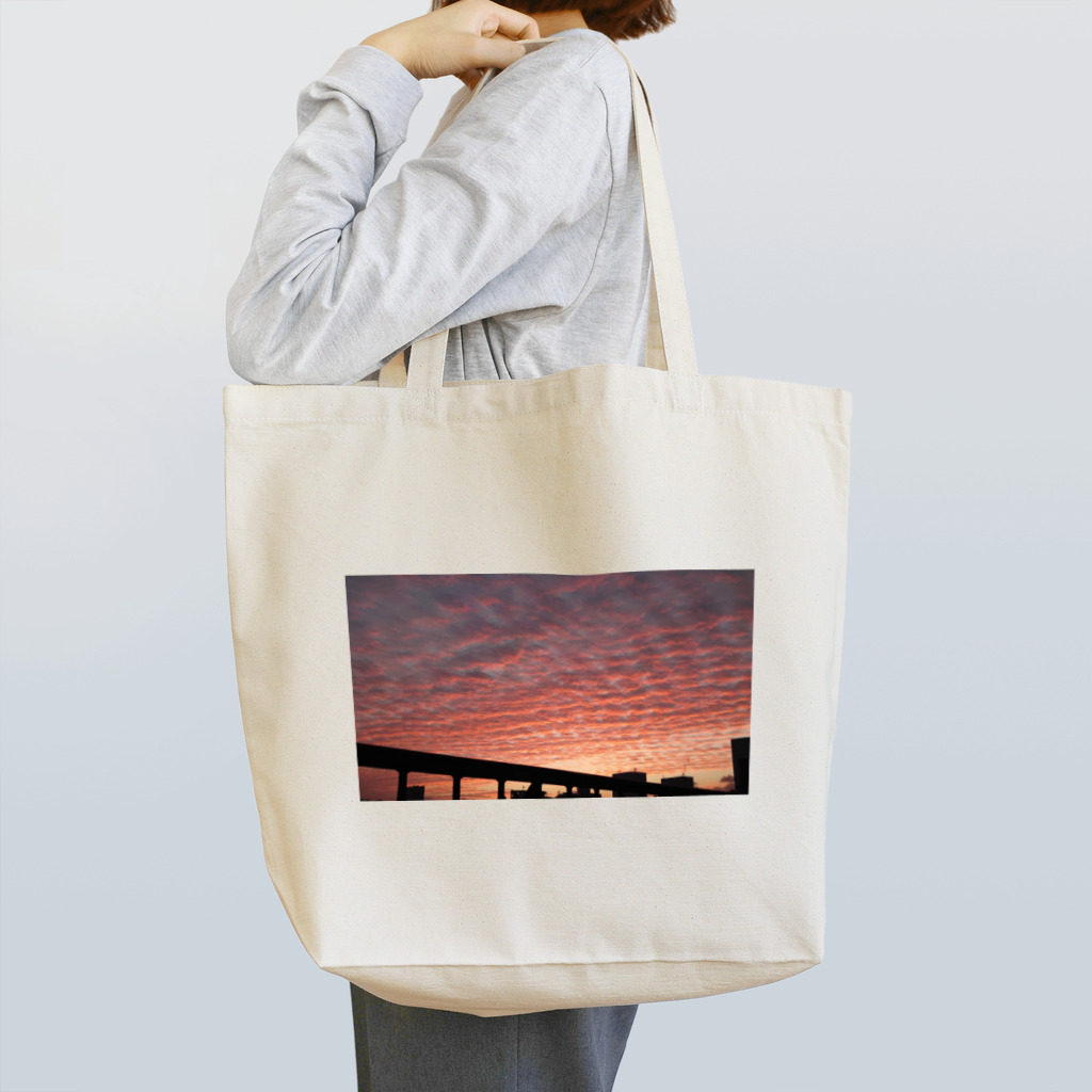 yaaazの不思議な夕やけ雲 Tote Bag