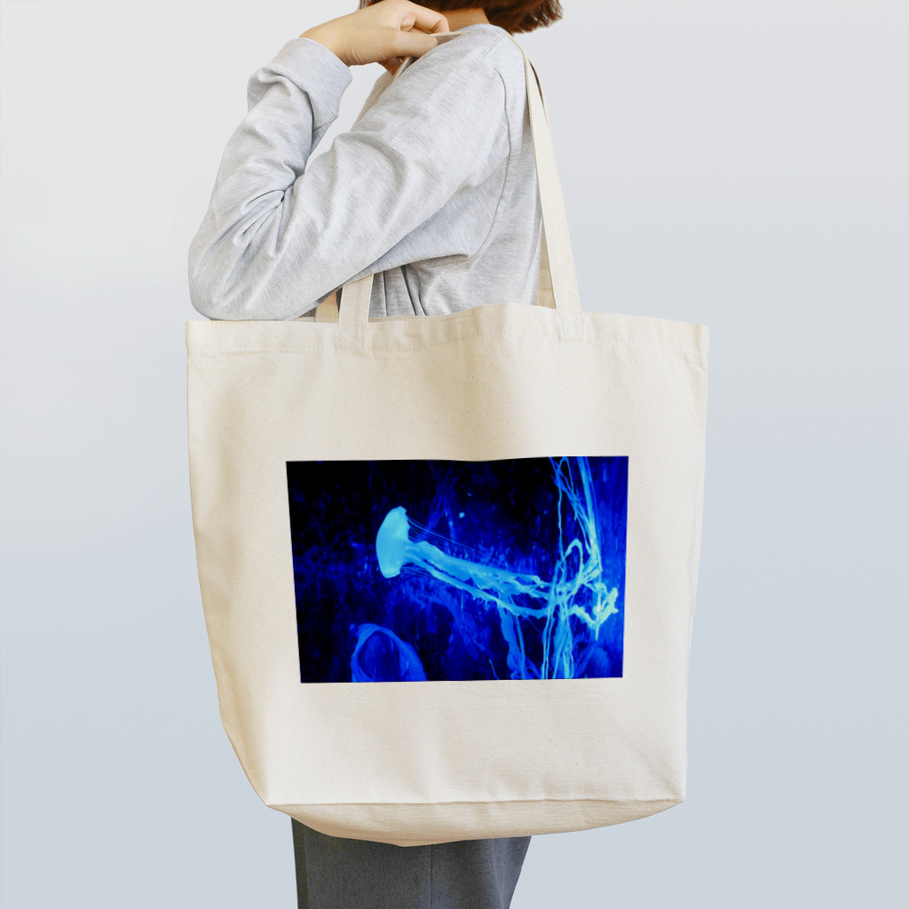 写真家野良猫さん家の海月 Tote Bag