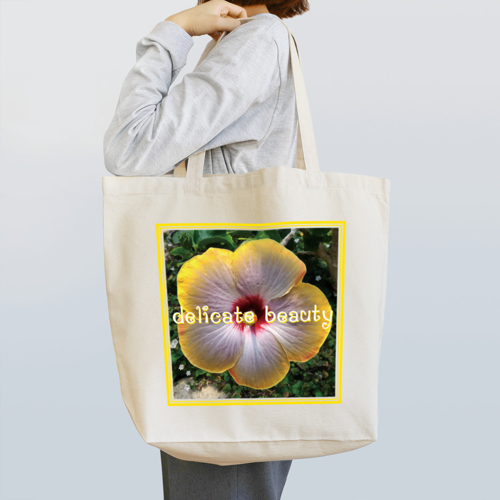 フォーヴァのdelicate beauty Tote Bag