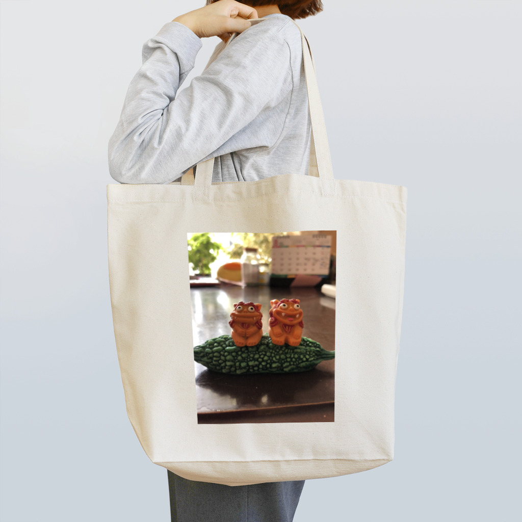 toyoda_hatti0608のゴーヤに乗ったシーサー Tote Bag