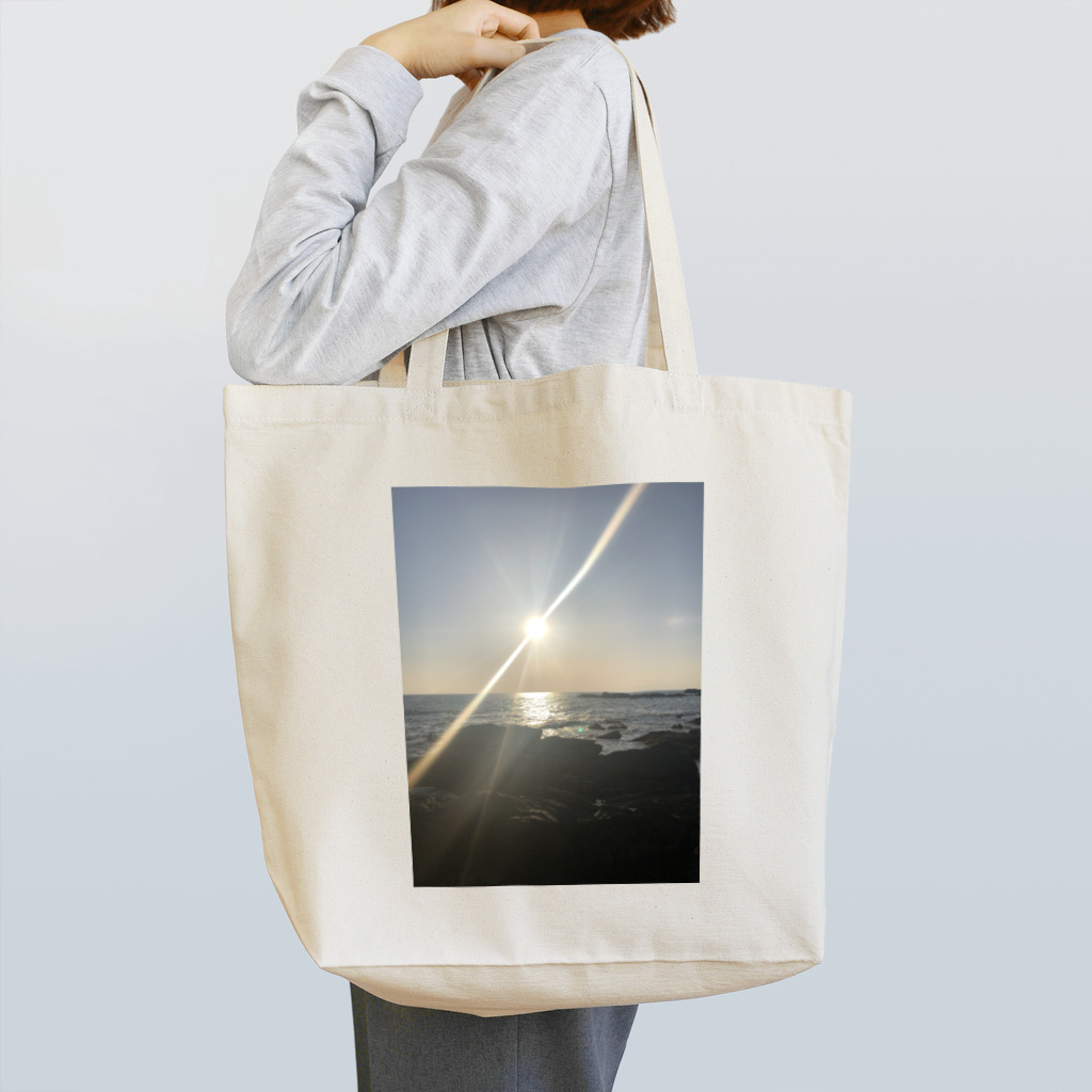 Glowの太陽と海 Tote Bag